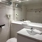 Kyriad Bellegarde - Genève Hotel 3*