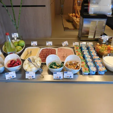 Kyriad Bellegarde - Geneve Hotel 3*