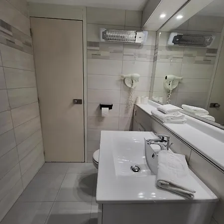 Kyriad Bellegarde - Geneve Hotel Chatillon-en-Michaille