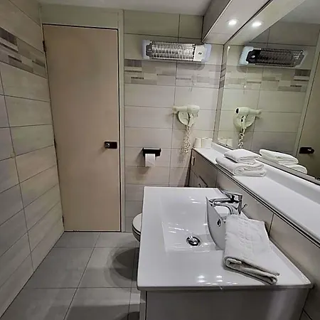 Hotel Kyriad Bellegarde - Geneve