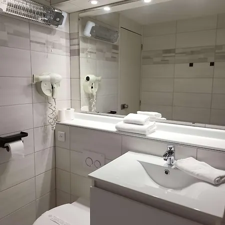 Hotel Kyriad Bellegarde - Geneve 3*