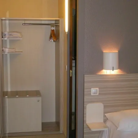 Kyriad Bellegarde - Geneve Hotel Chatillon-en-Michaille